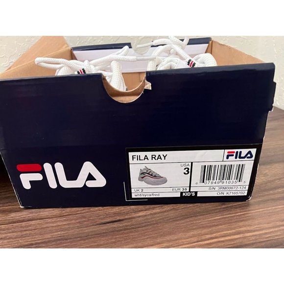 Kids' Fila Ray Leather Casual Sneakers - Picture 2 of 13